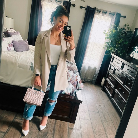 Meet your Posher, Angelica - Picture 1 of 1